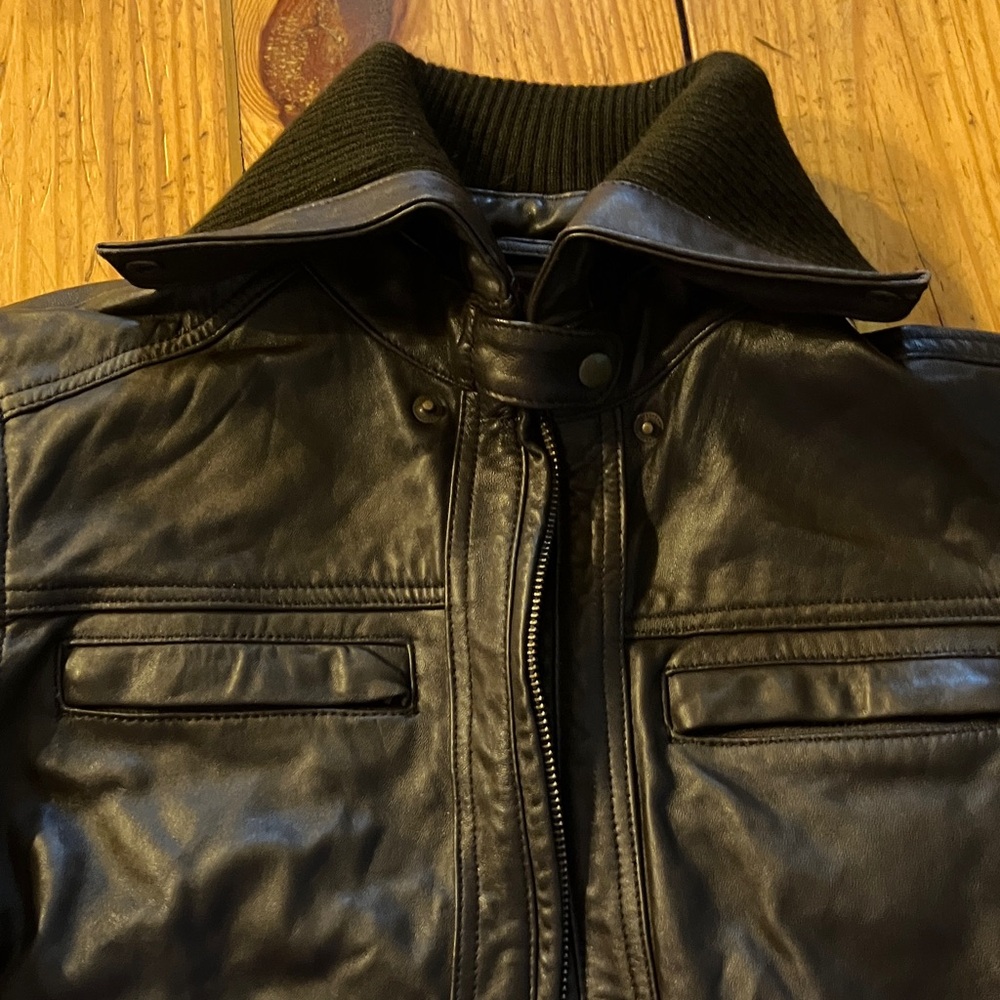 Women's Black Sheep Leather Bomber Jacket One button missing - Picture 4 of 5